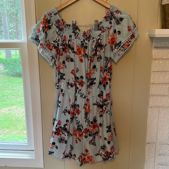 Floral romper (worn once) - Picture 1 of 3